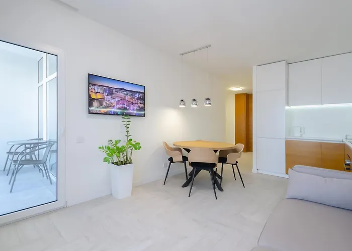 Petrovdom 234-241-86-96 In City View Apartments At Rc Kvartet,Near Central Railway Station