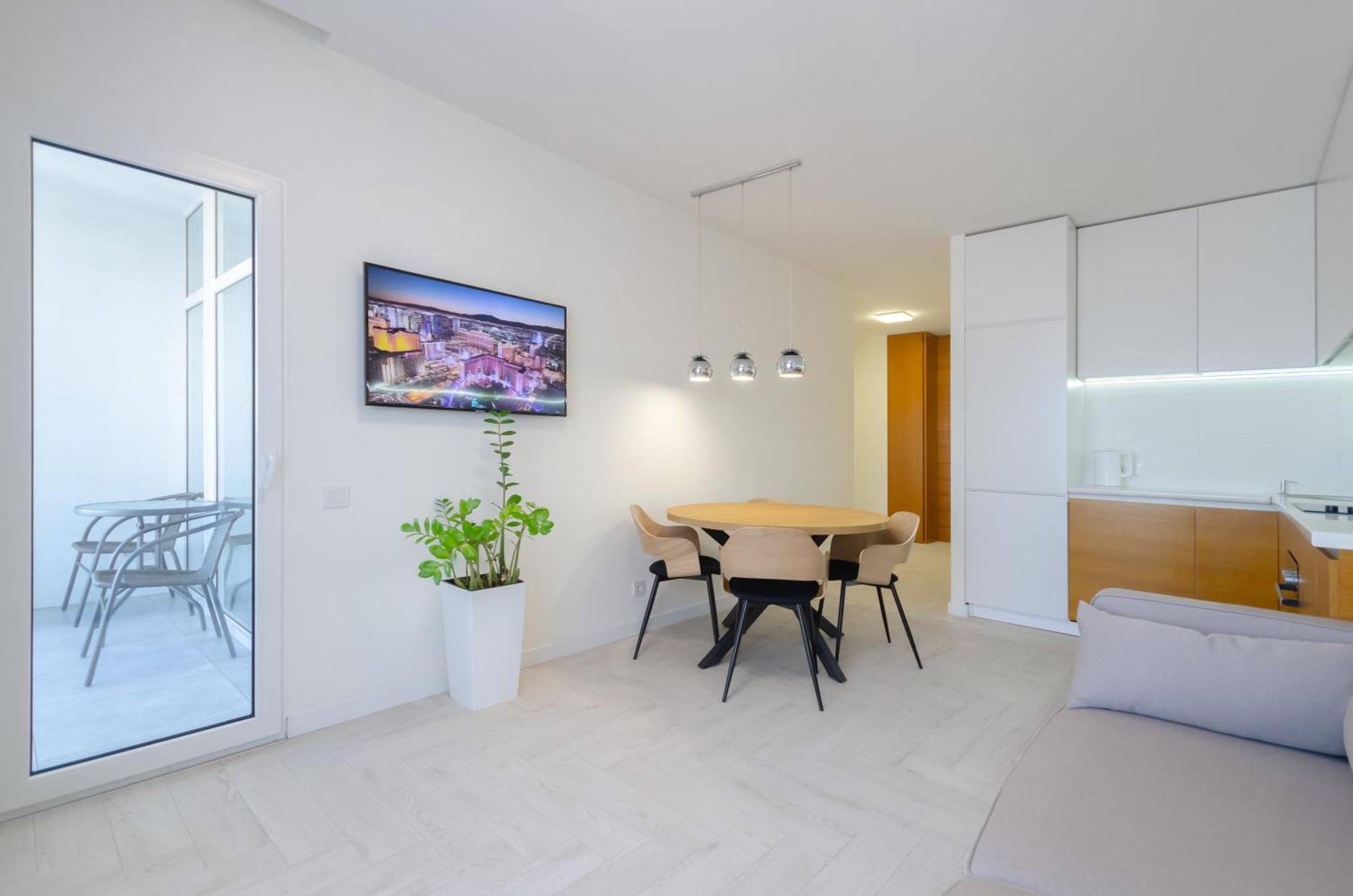 Petrovdom 234-241-86-96 In View At Rc Kvartet,near Railway Station Apartament *