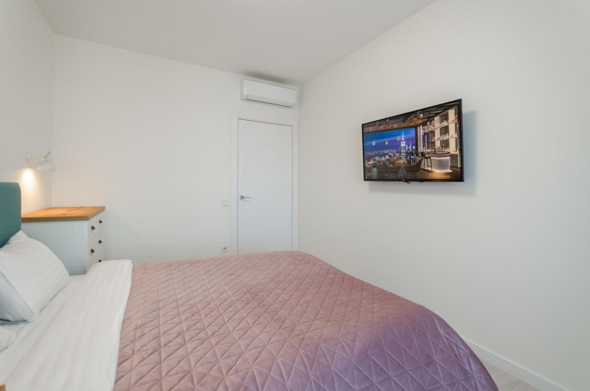 Petrovdom 234-241-86-96 In View At Rc Kvartet,near Railway Station Apartament *