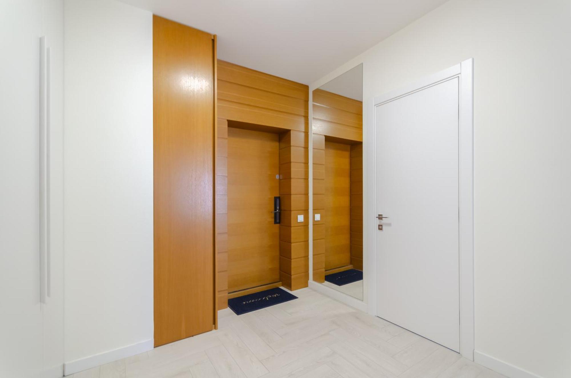 Petrovdom 234-241-86-96 In View At Rc Kvartet,near Railway Station Apartament