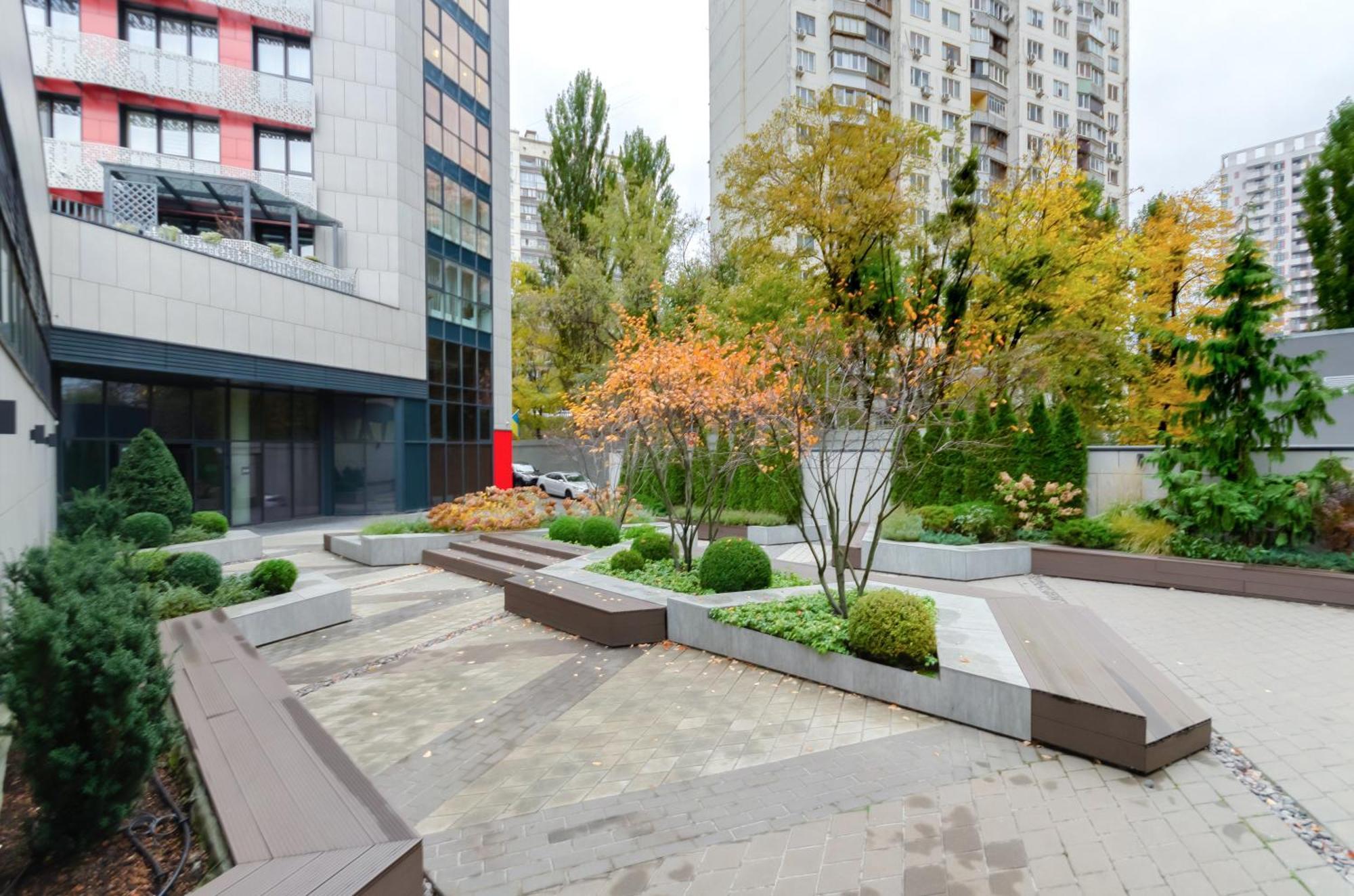 Petrovdom 234-241-86-96 In View At Rc Kvartet,near Railway Station *